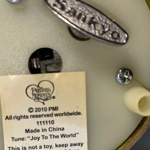 Precious Moments music box plays “Joy to the World” 2010 Collectible - Picture 4 of 5